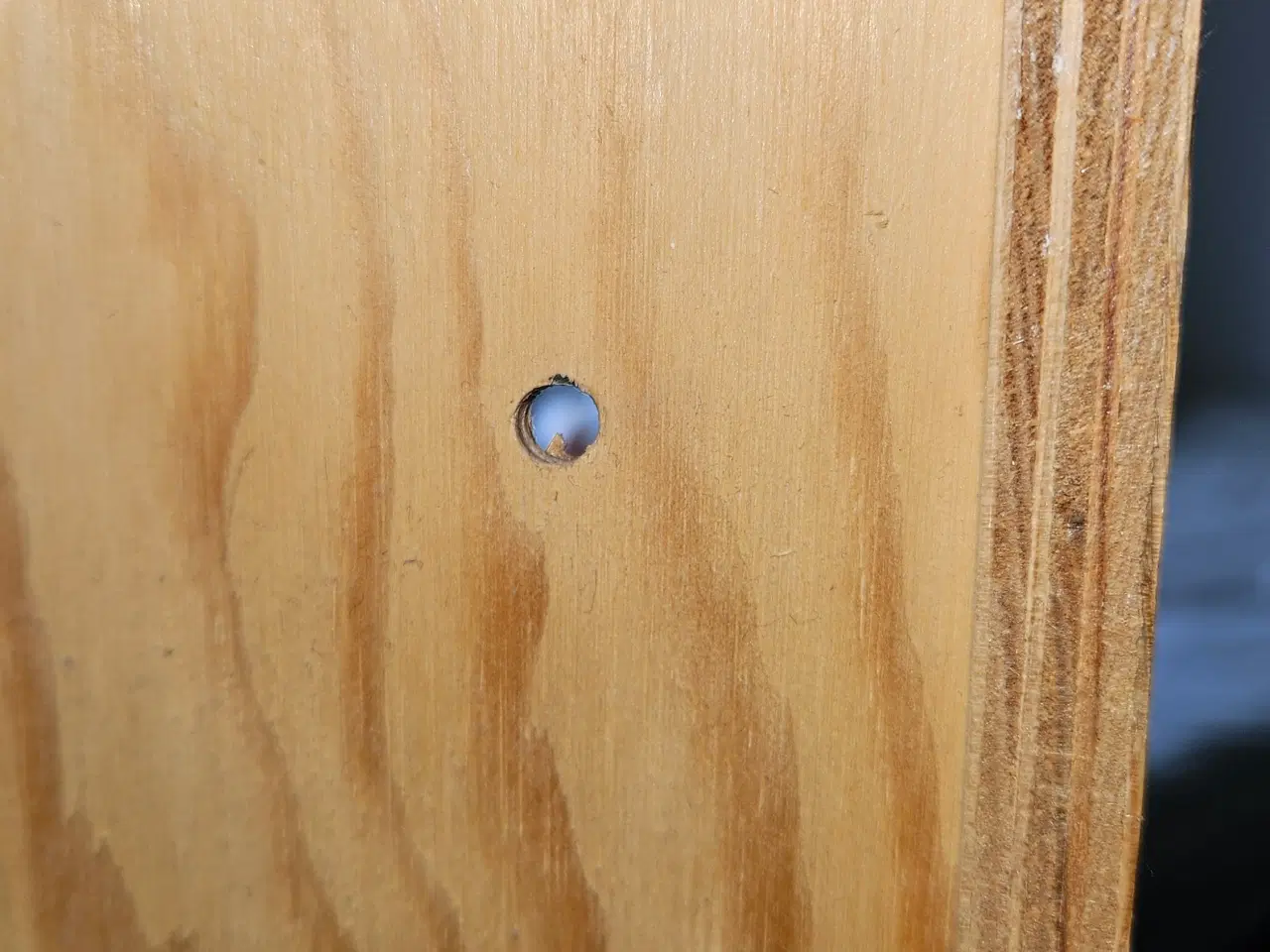 Billede 14 - Blandet landhandel: spejReoler, hvidt service, DVD