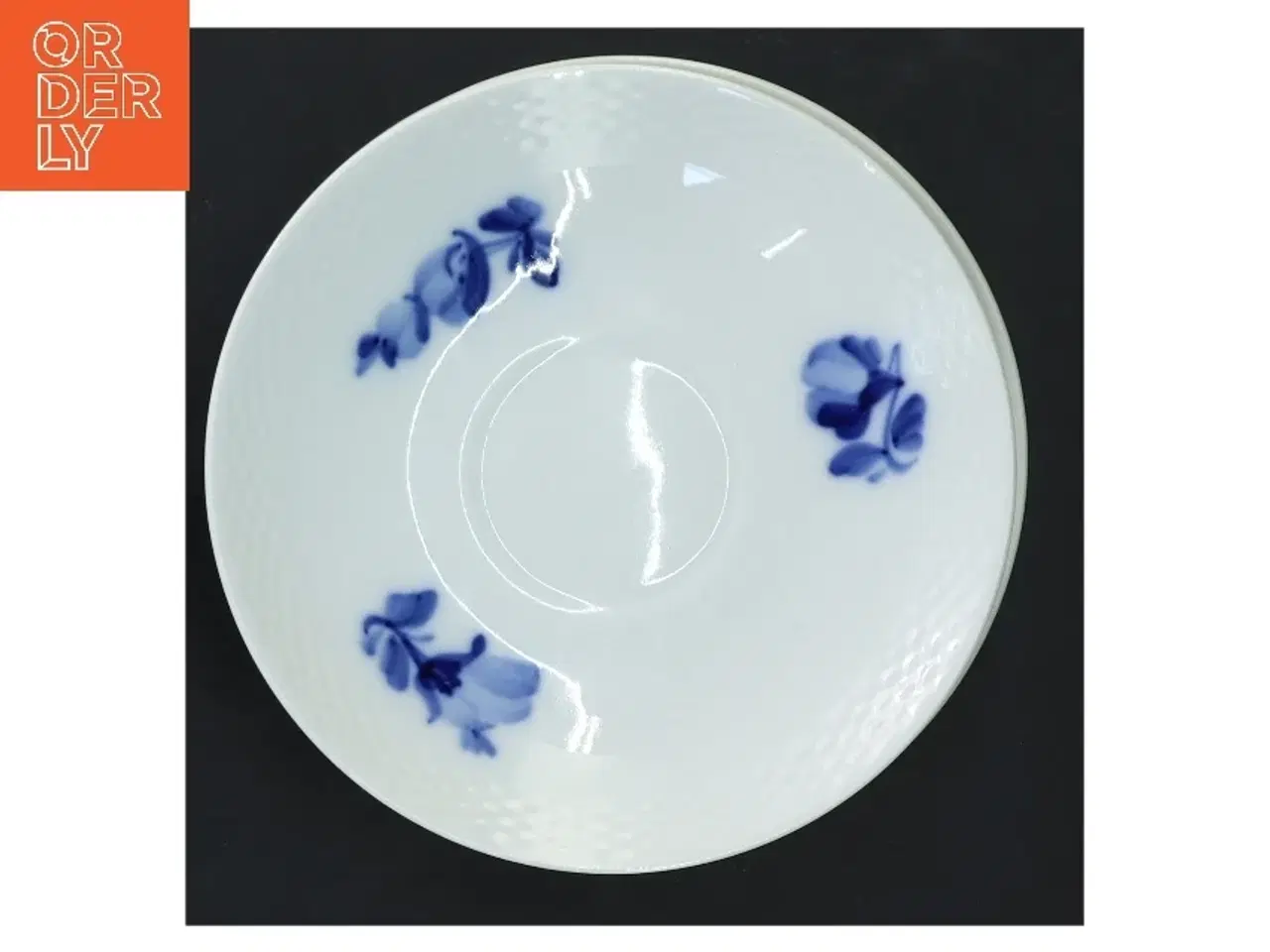 Billede 2 - 6 Royal Copenhagen tallerkener, med blå blomst motiv (str. 6 stk Ø 15 cm) fra Royal Copenhagen