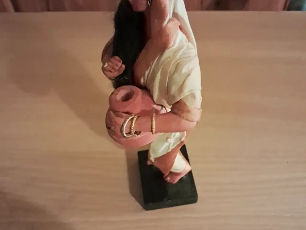 Billede 2 - Indisk vandbærer figur