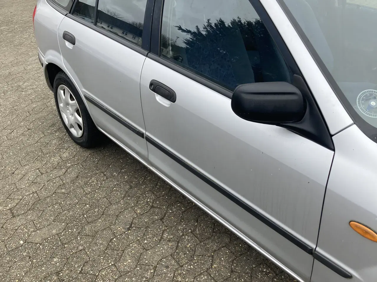 Billede 7 - Mazda 323 F nysynet