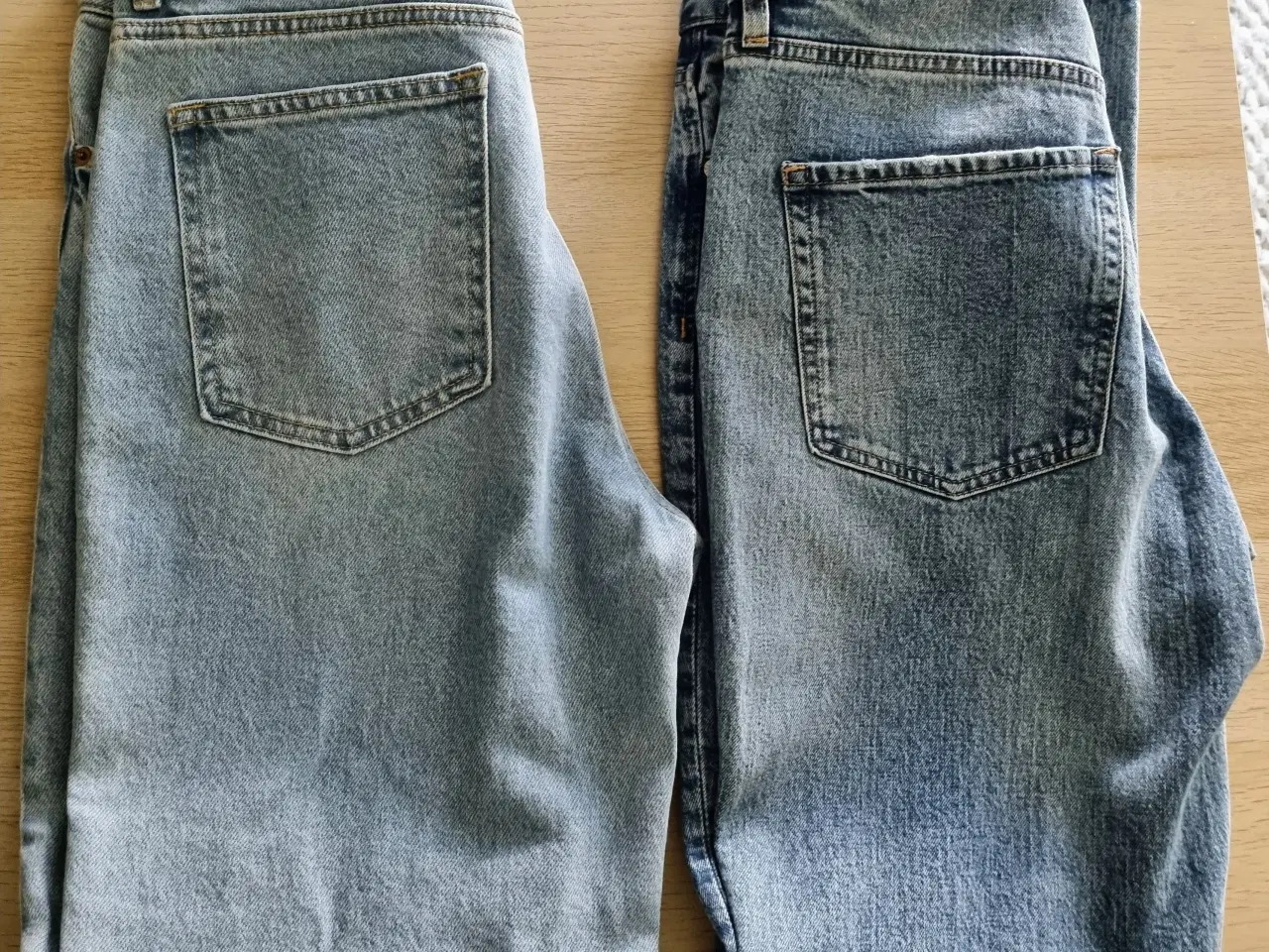 Billede 2 - 2 par jeans, high waist str 38 og str 40