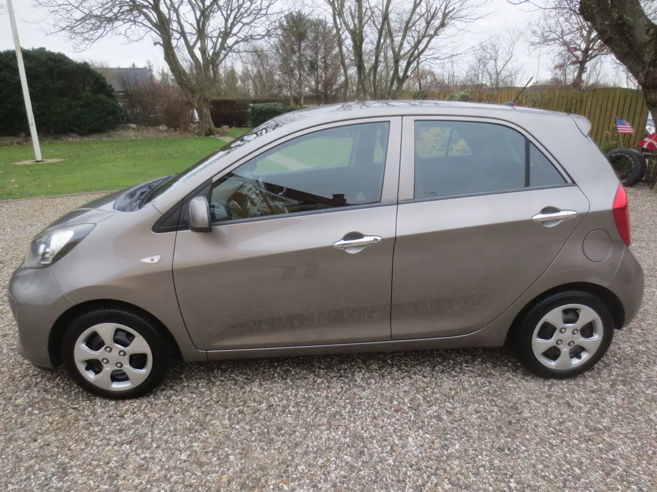 Billede 9 - Kia Picanto 1.0 i Årg 2015. Nysynet.