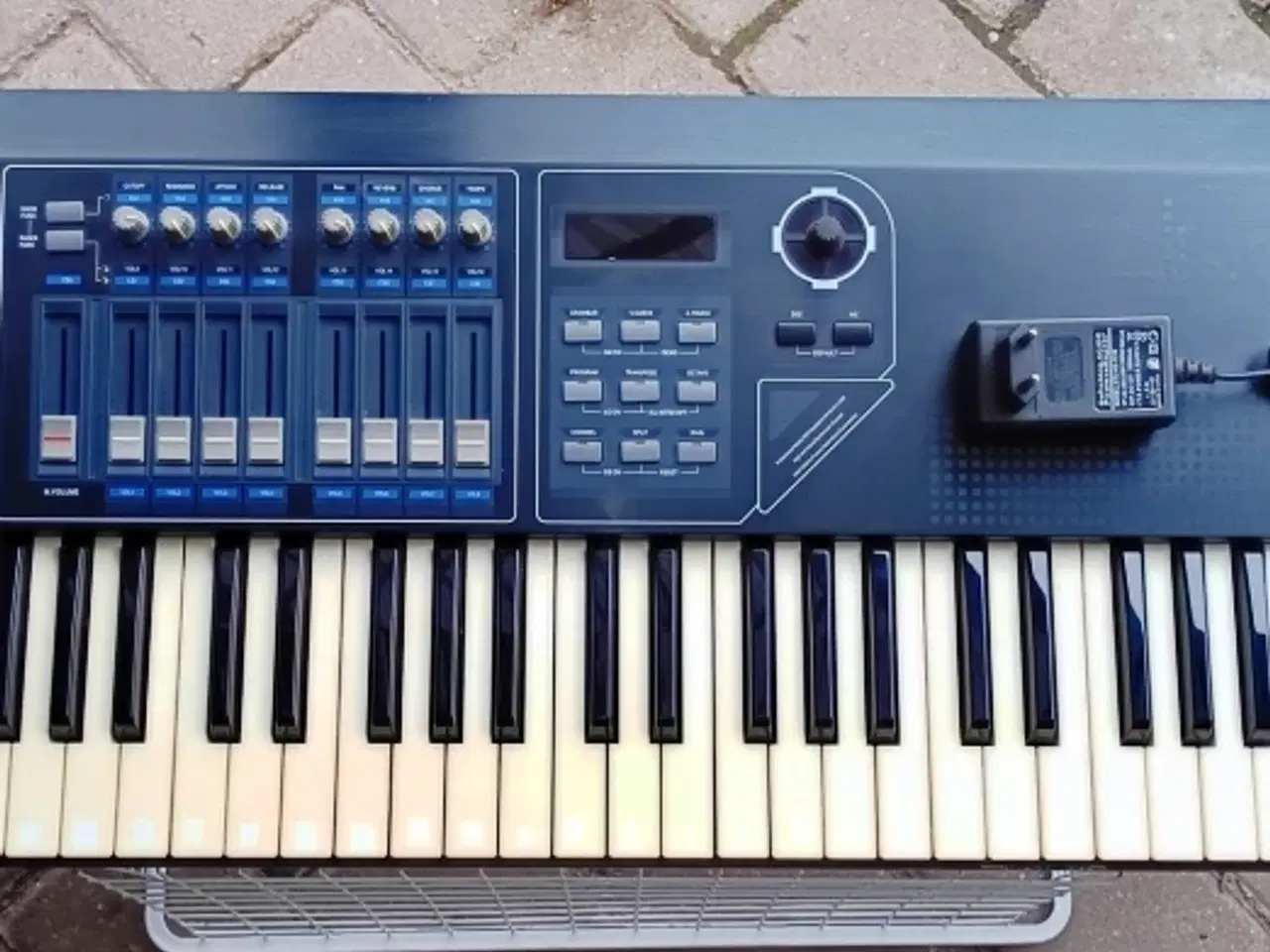 Billede 2 - Sælger CME Synthesizer UF6 med Waldorf Nano modul
