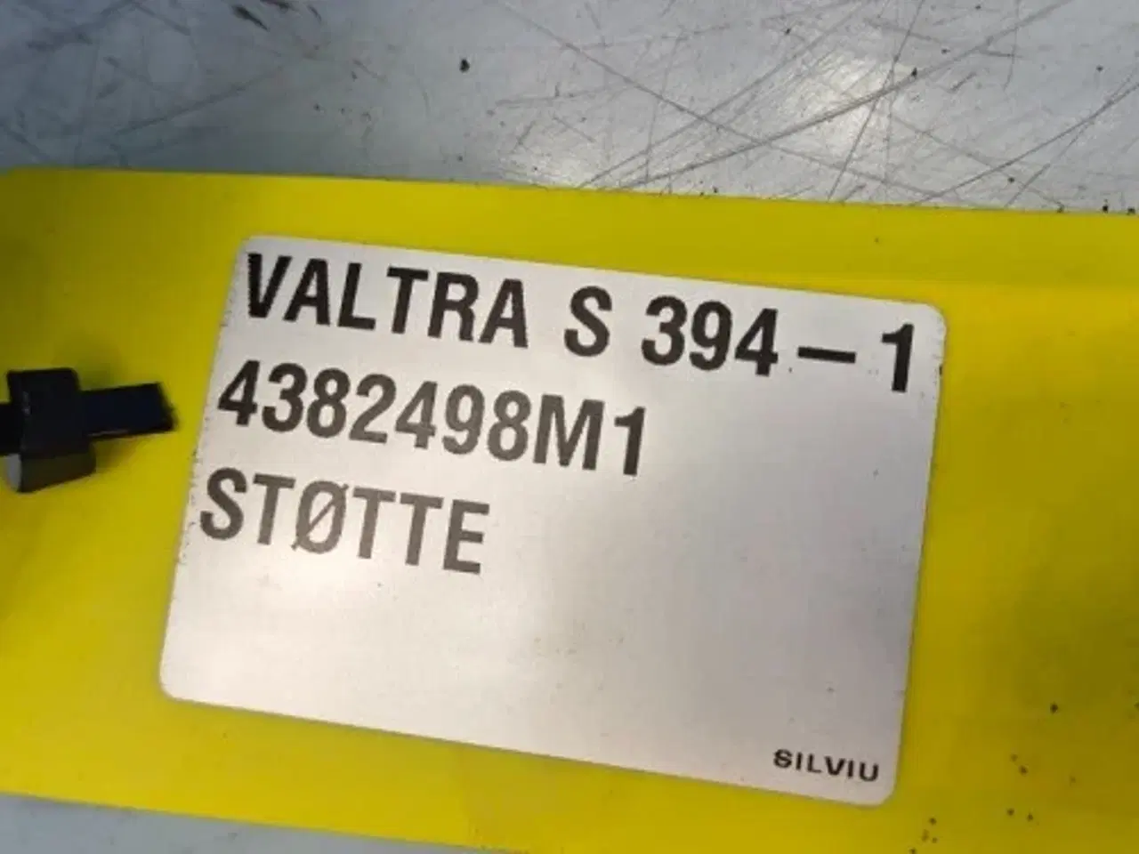 Billede 3 - Valtra S394   Beslag    4382498M1