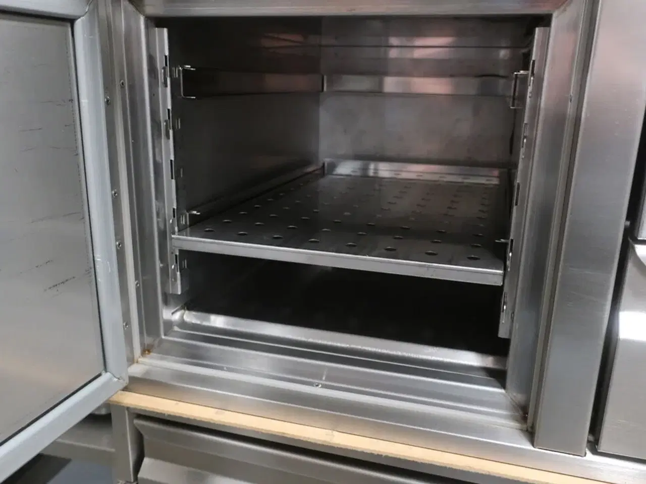 Billede 3 - Køleskranke MKN 4301
