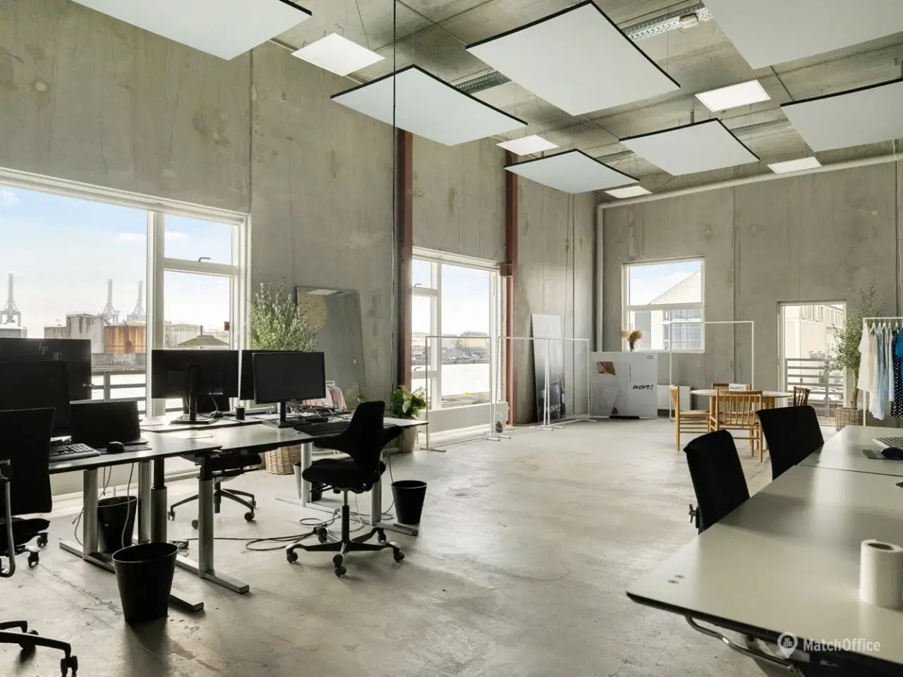 Billede 8 - Højloftet erhvervslejemål med udsigt til bugten