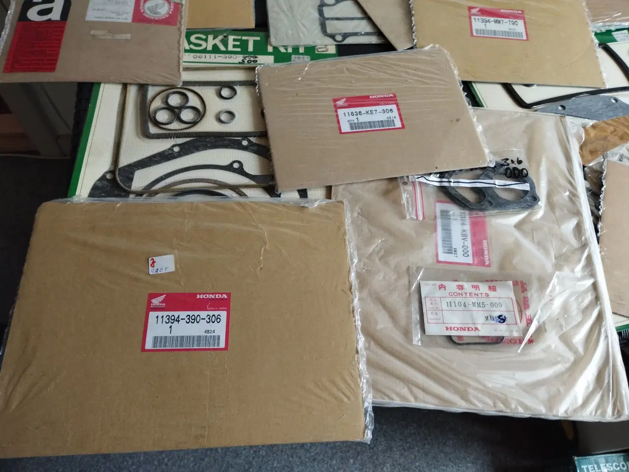 Billede 4 - Pakninger m.v. til Honda mc. nye ( se %) (kasse 7)