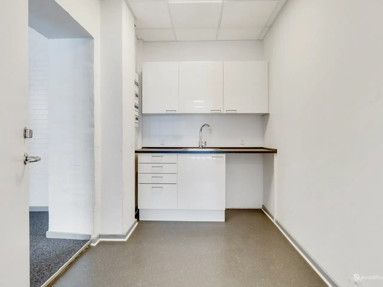 Billede 3 - Lyst og funktionelt kontorlokale tæt på offentlig transport og motorvej