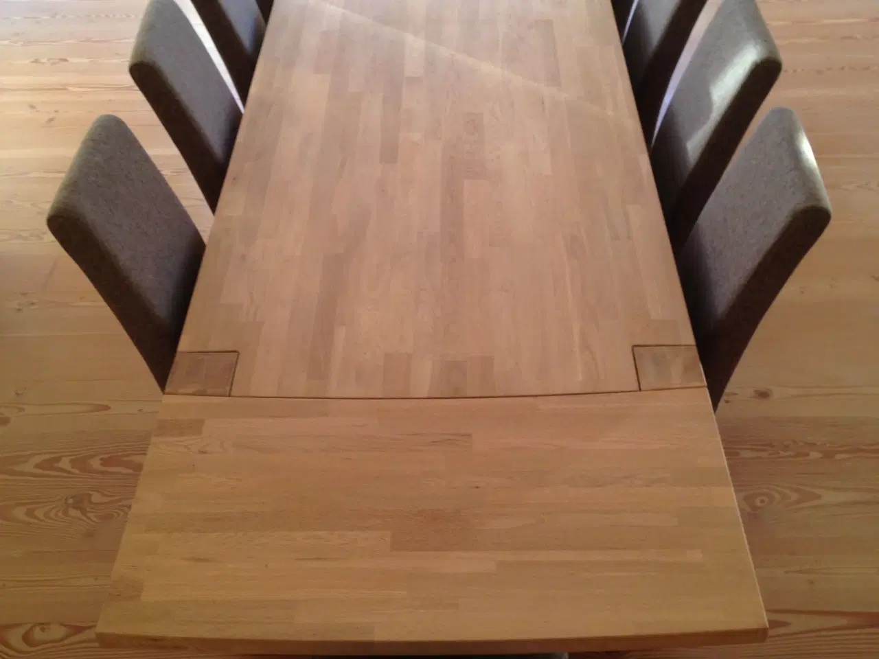 Billede 2 - Spisebord med 12 stole