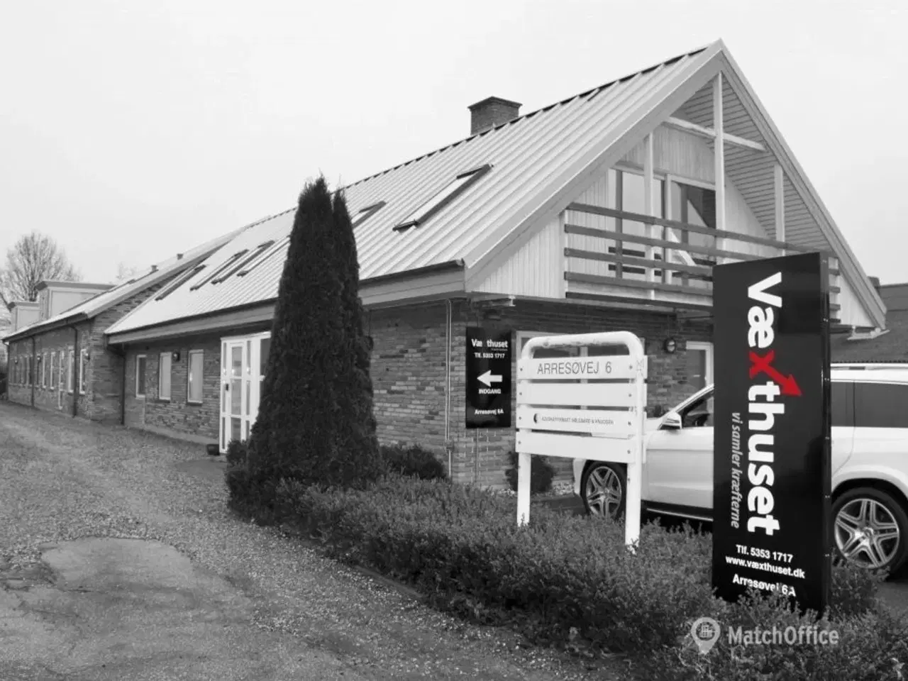Billede 1 - Kontor til leje i Risskov – unikke lokaler med synlige hanebjælker!