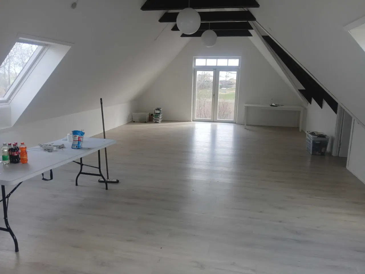 Billede 2 - Sal, behandling, work shop