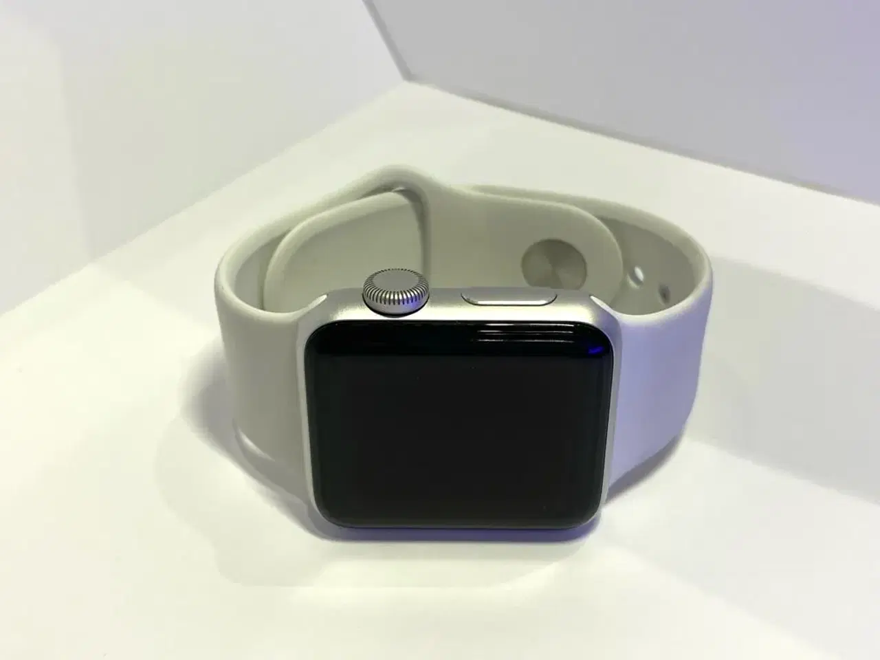 Billede 3 - Hvidt apple watch  i meget god stand