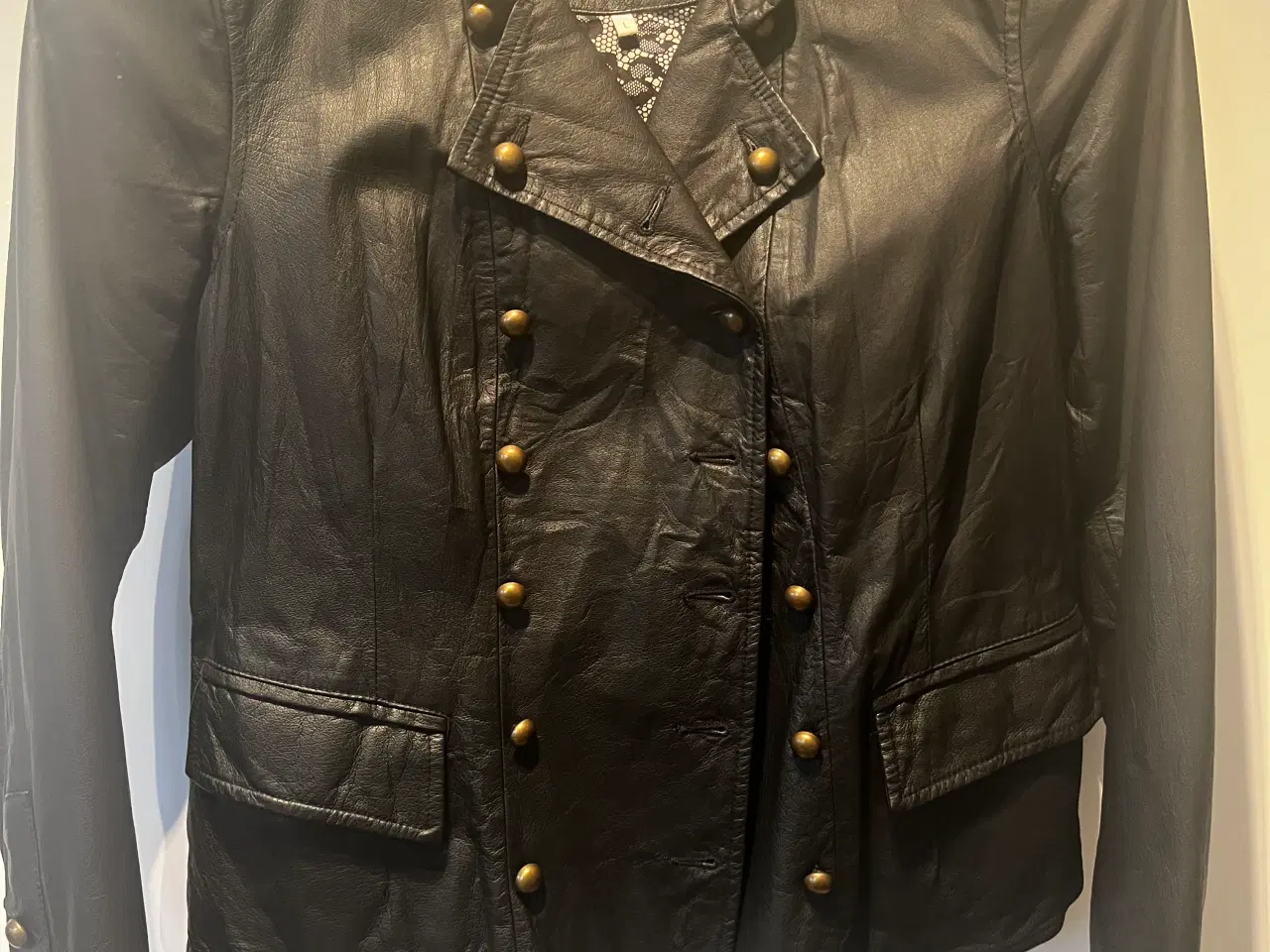 Billede 1 - Læderjakke sort str 38/40