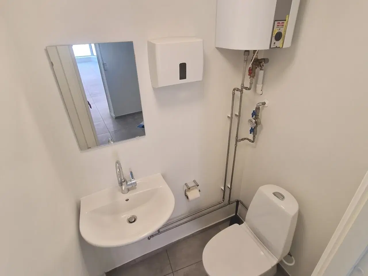 Billede 6 - Butikslokale til leje i Frederikssund. Jernbanegade 32