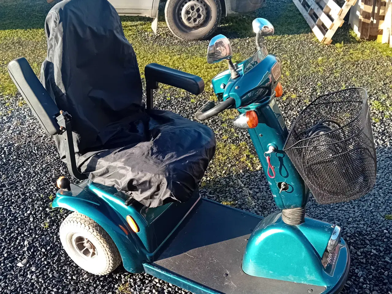 Billede 1 - Ældre men iorden Karma 737.2