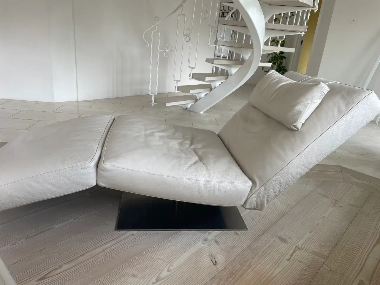 Billede 4 - Chaiselong Hvid læder Natuzzi 