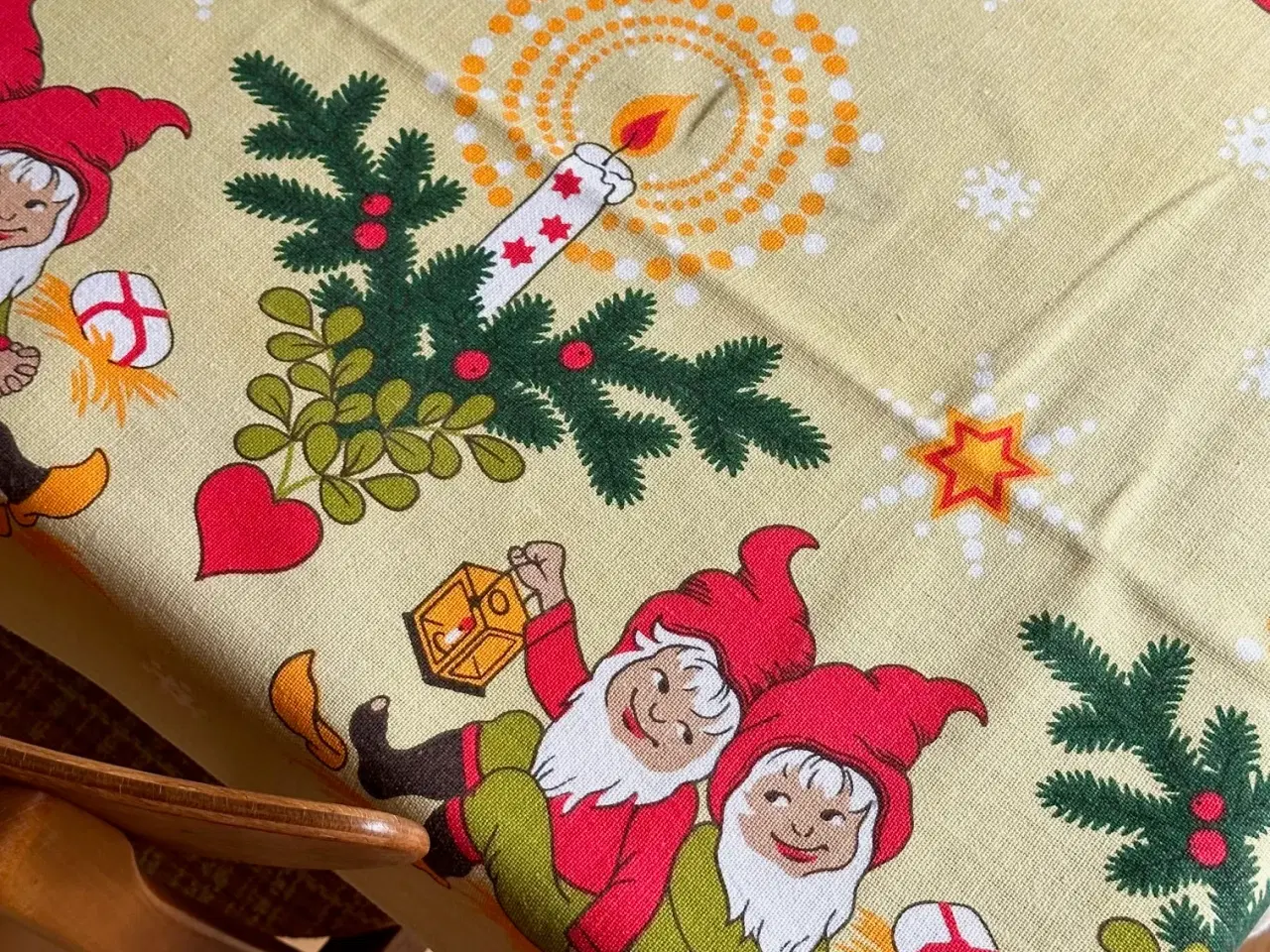 Billede 4 - Retro juledug m nisser, 190 x 113 cm