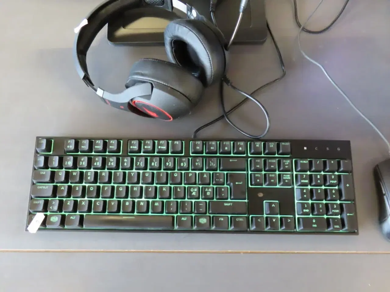 Billede 2 - Komplet Gaming PC med Skærm, Mus og tastetur (SHARK GAMING, BENQ, STEEL SERIES)