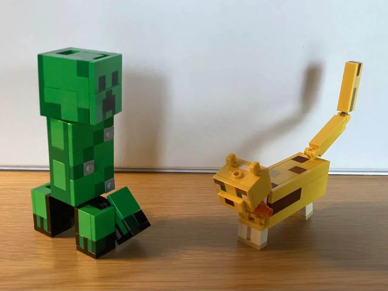 Billede 4 - Lego Minecraft Creeper og Ocelot nr. 21156, udgået