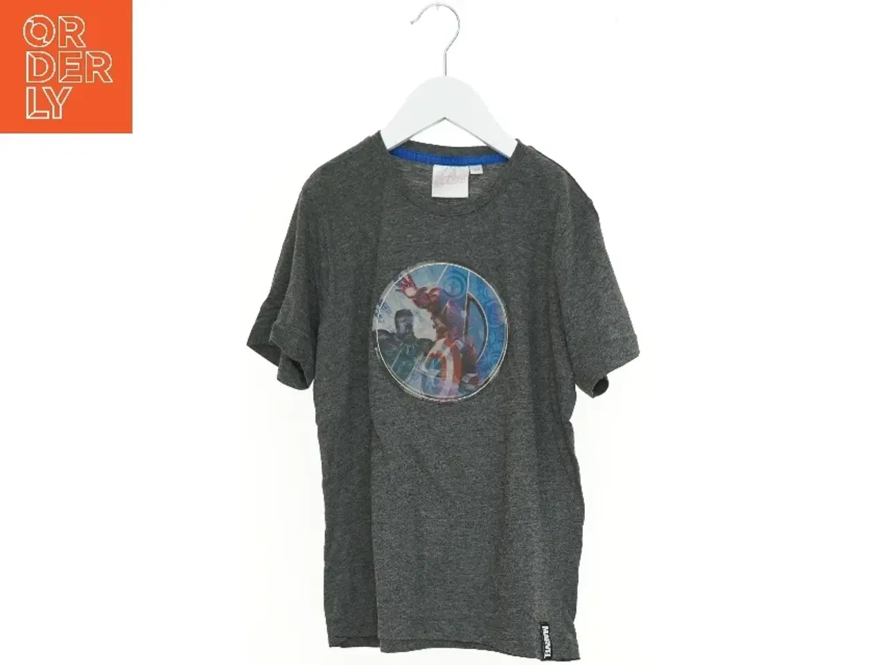 Billede 1 - Avengers t-Shirt (str. 140 cm)