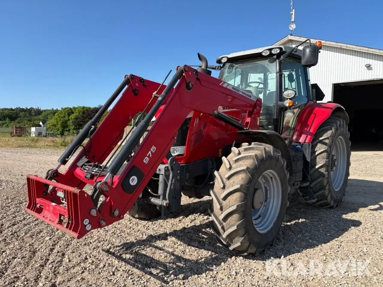 Billede 1 - Traktor Massey Ferguson 7724 Dyna-VT med frontlæsser 975