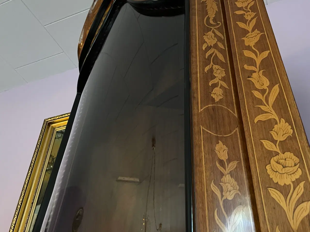 Billede 3 - Flot og sjældent vitrine/hjørneskab