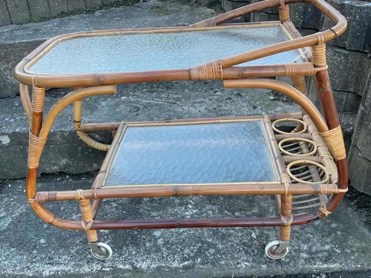 Billede 1 - Eksklusivt Vintage Barbord i Mørk Bambus & Råglas