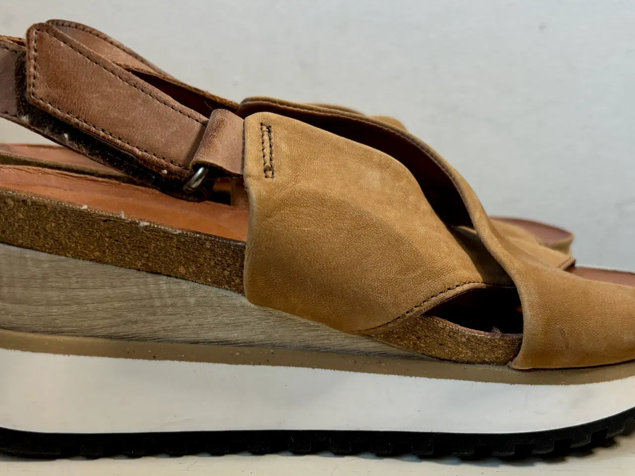 Billede 4 - MJUS, brune sandaler plateau kinahæl, str 38