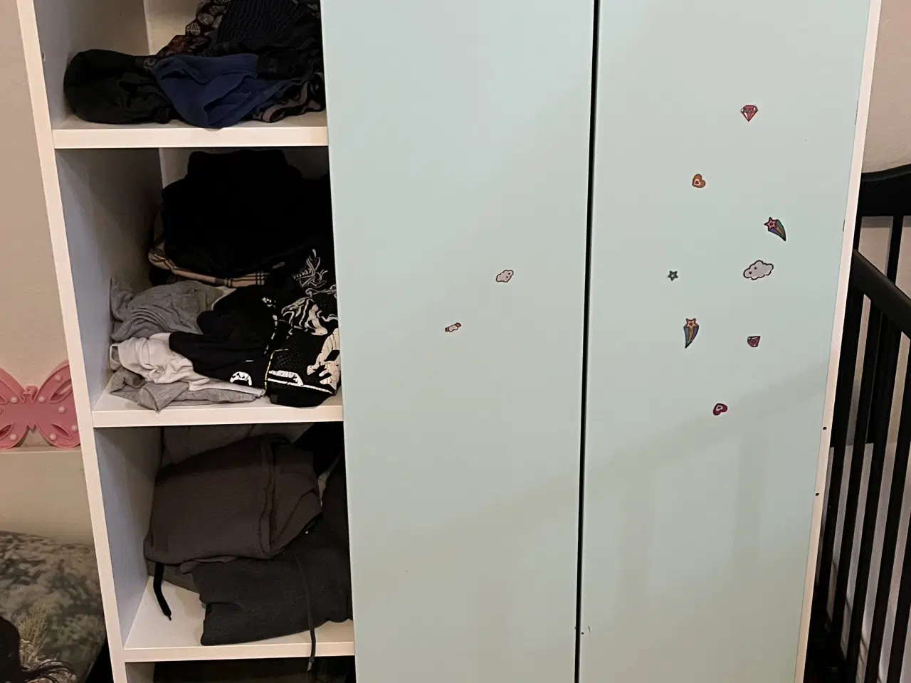 Billede 1 - Ikea børnklædeskab 