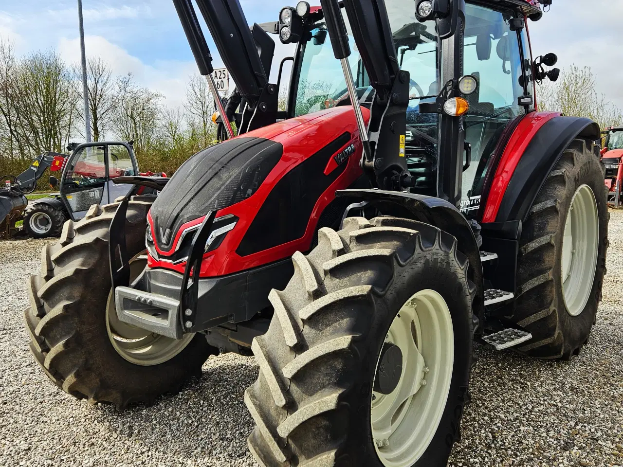 Billede 4 - Valtra G135 / 650 timer / år 2024 / frontlæsser