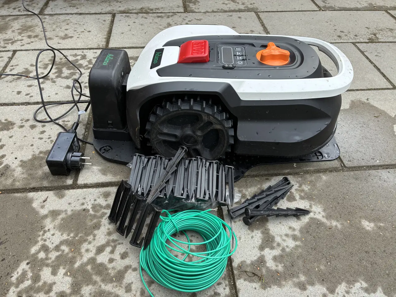 Billede 1 - Robot plæneklipper Adano