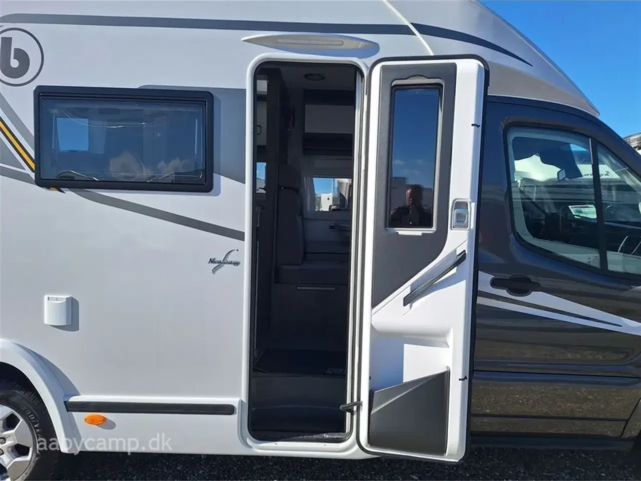 Billede 24 - 2025 - Benimar Yrteo 861 Premium   Benimar Slim Version 214 cm bred