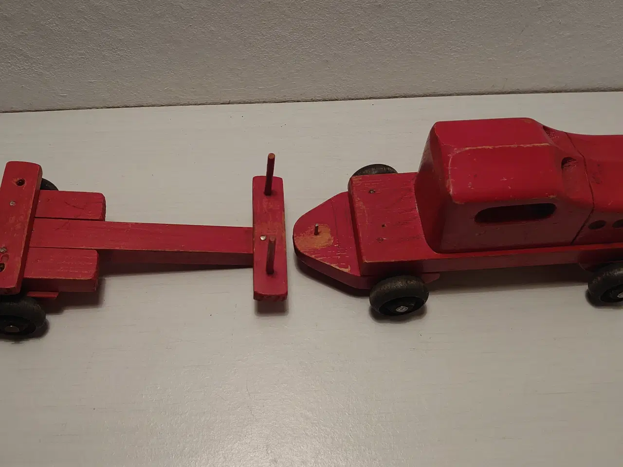 Billede 4 - Fængselslegetøj:Grisetransport med 2grise.L.32,5cm
