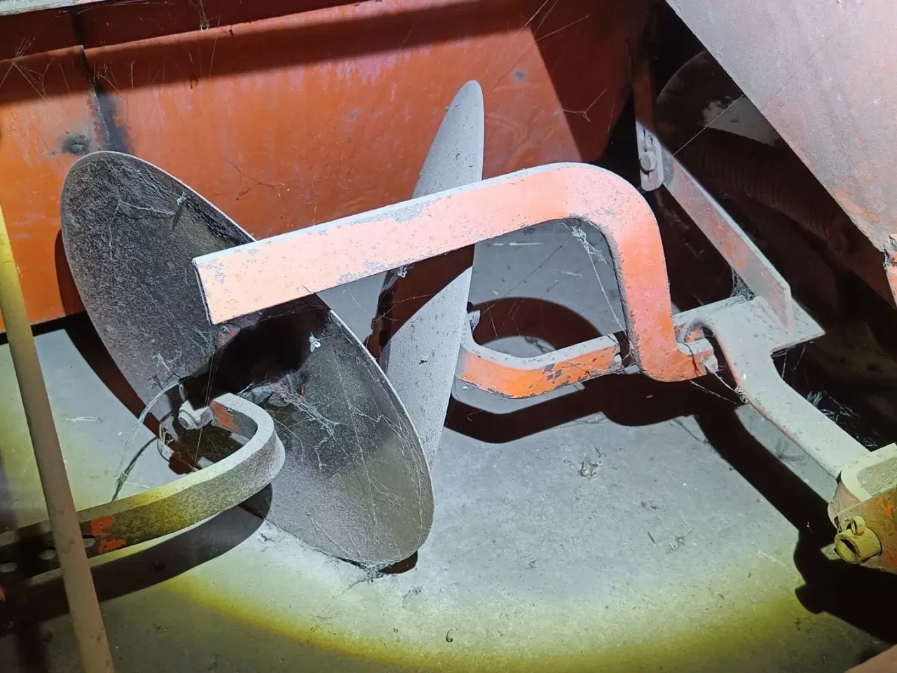 Billede 7 - Underhaug 4 rækket med Viby bejdsetank & sporløsner