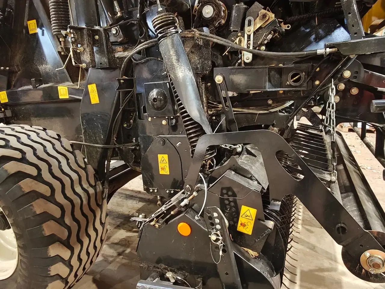 Billede 12 - New Holland Roll-Belt 180 Superfeed