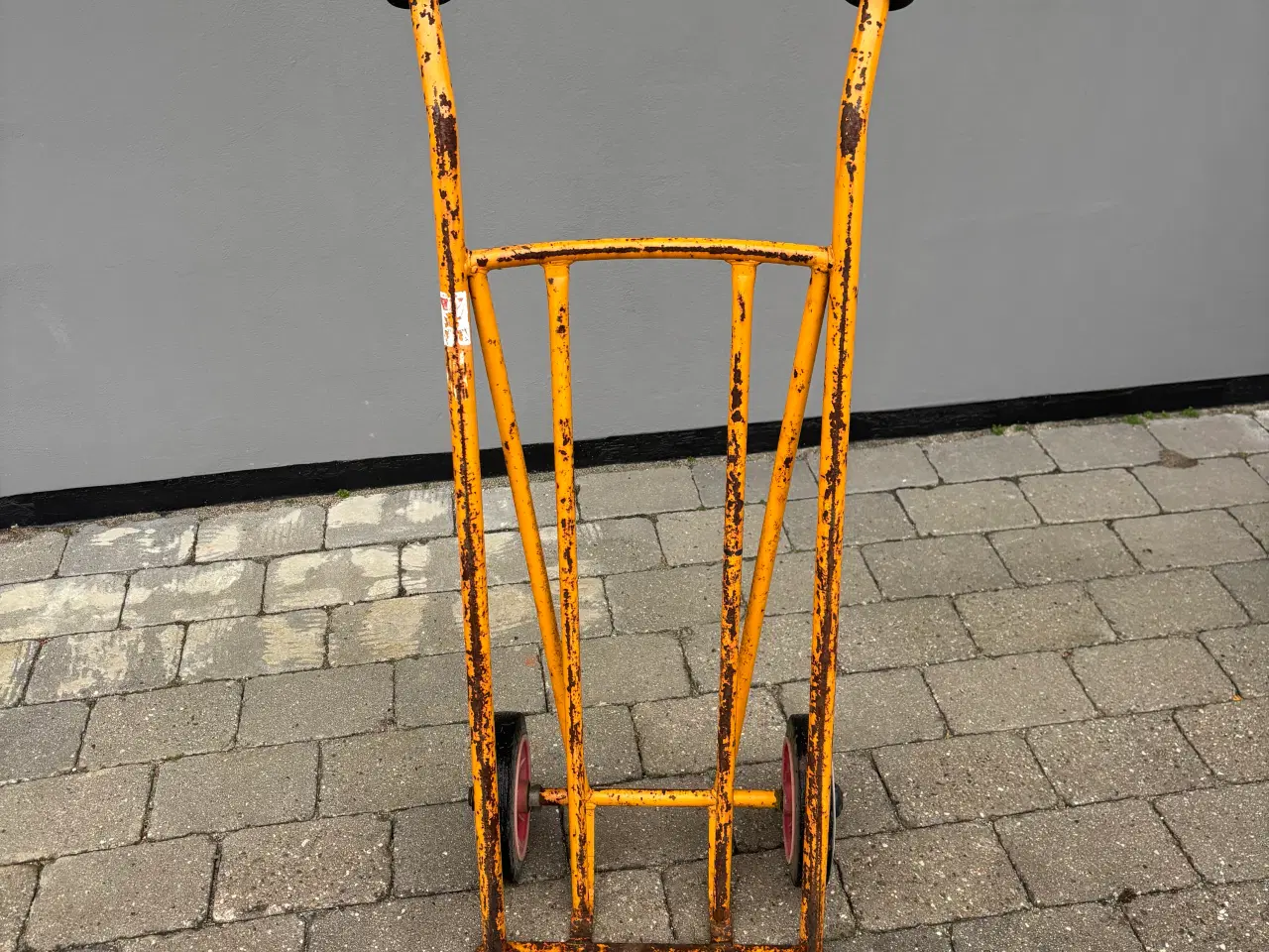 Billede 1 - Randers Sækkevogn massive hjul