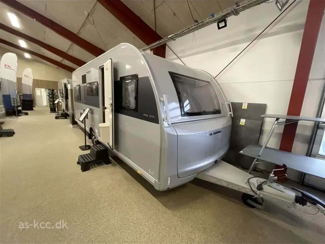 Billede 2 - 2026 - Adria Altea 552 PK Kampagne   Adria Altea 552PK Kampganevogn 2026, 3 køjer dobbeltseng, siddegruppe