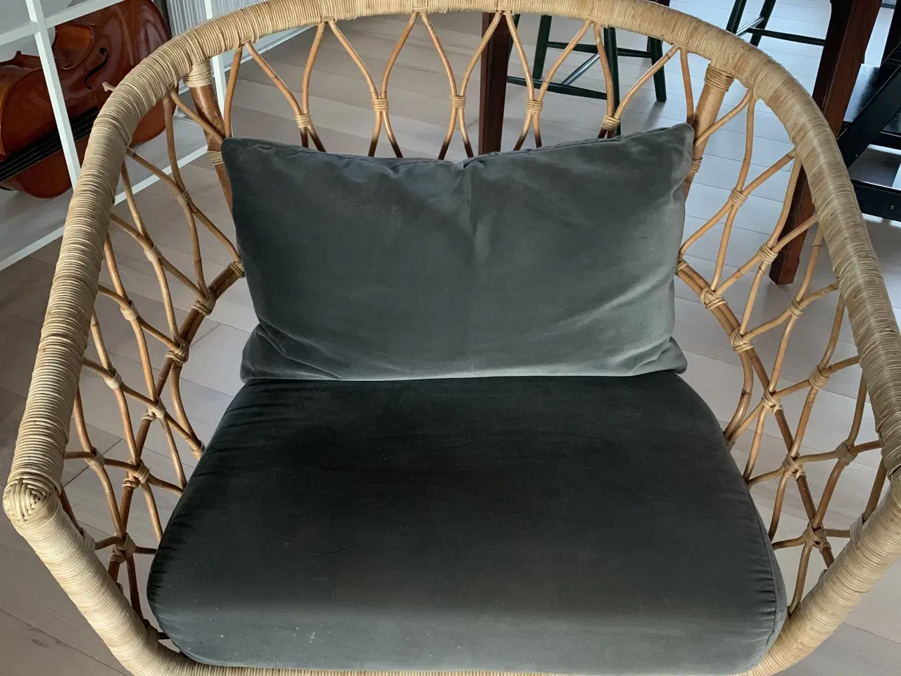 Billede 4 - Smuk lænestol i flet fra IKEA Stockholm 2017