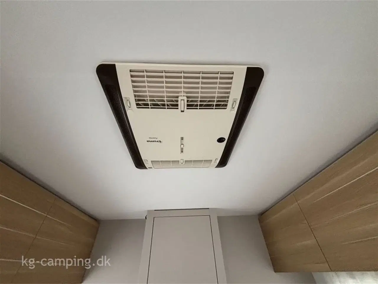 Billede 8 - 2021 - Adria Adora 613 HT Alde   Flot Adria Adora 613 HT – udstyret med Alde, Cirrus 300 telt, Mover, Aircon og ATC