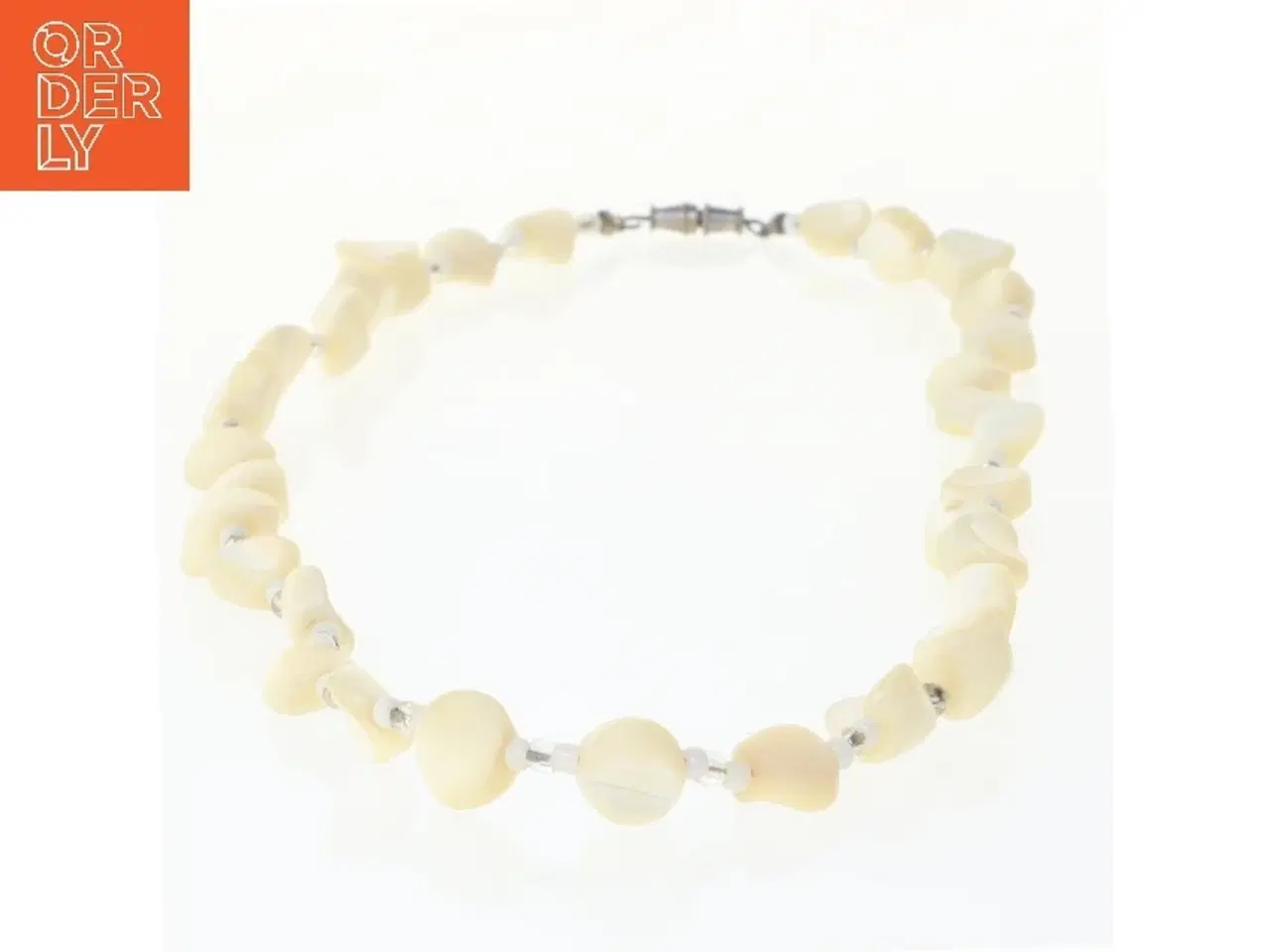 Billede 2 - Halskæde med hvide perler (str. 40 cm)