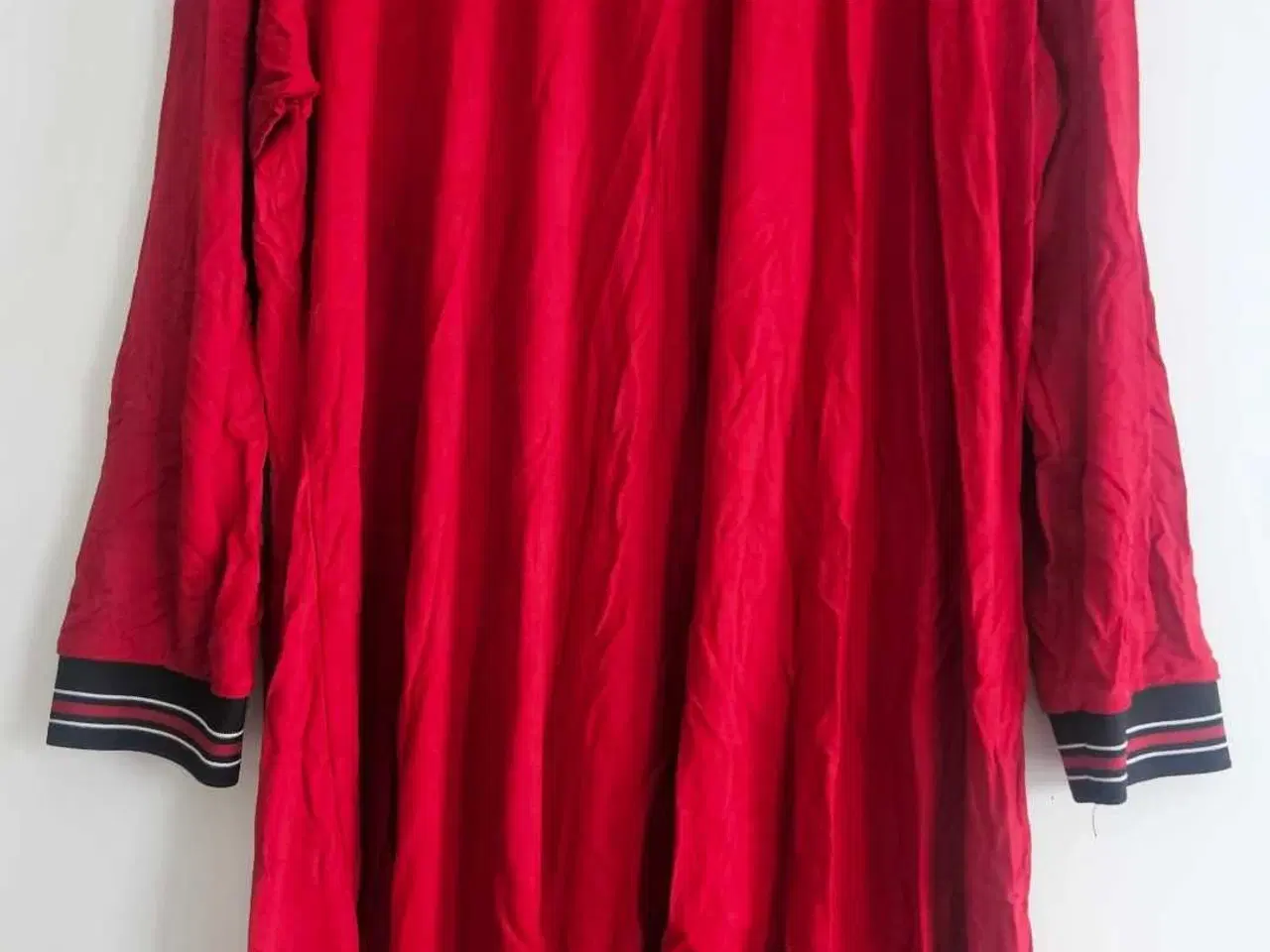 Billede 5 - En masse forskellige kjoler 