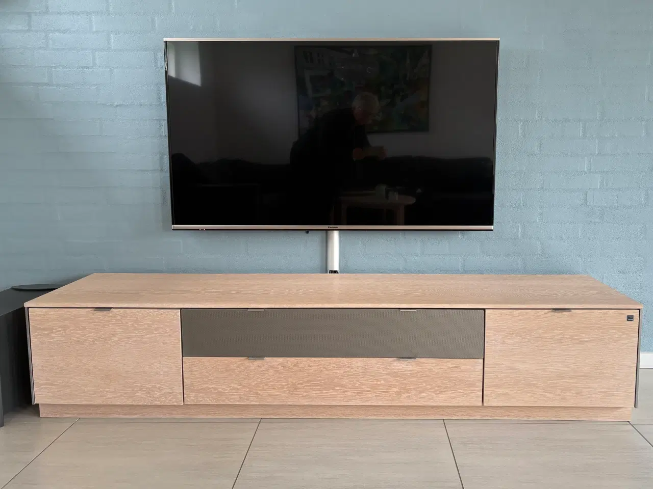 Billede 1 - Skovby TV bord Eg hvidolieret