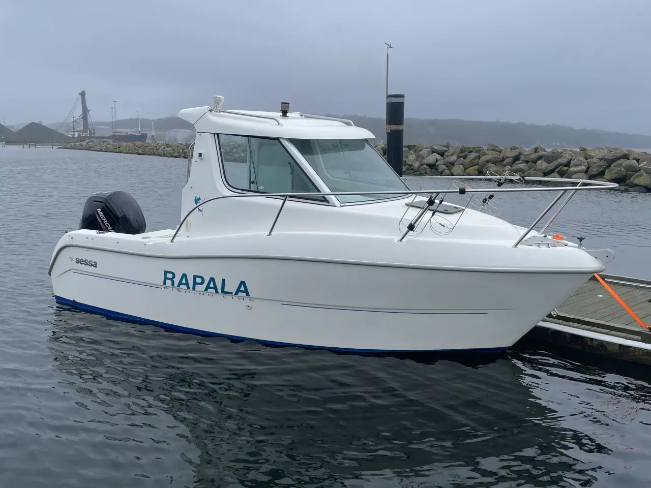 Billede 1 - Sejlklar motorbåd med meget udstyr.