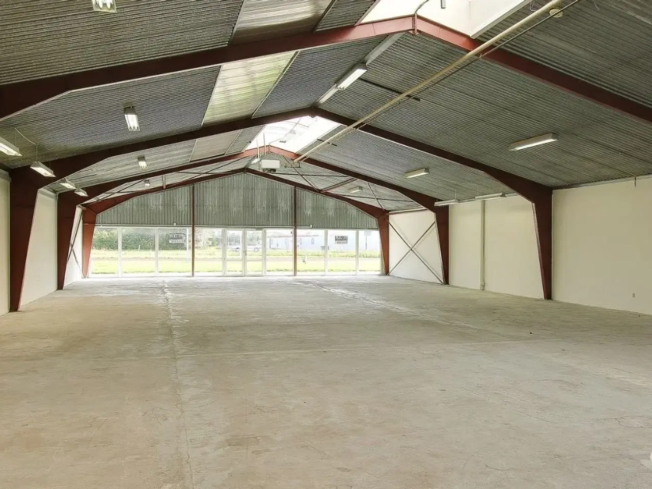 Billede 5 - Storbutik med god og synlig beliggenhed - i alt 425 kvm