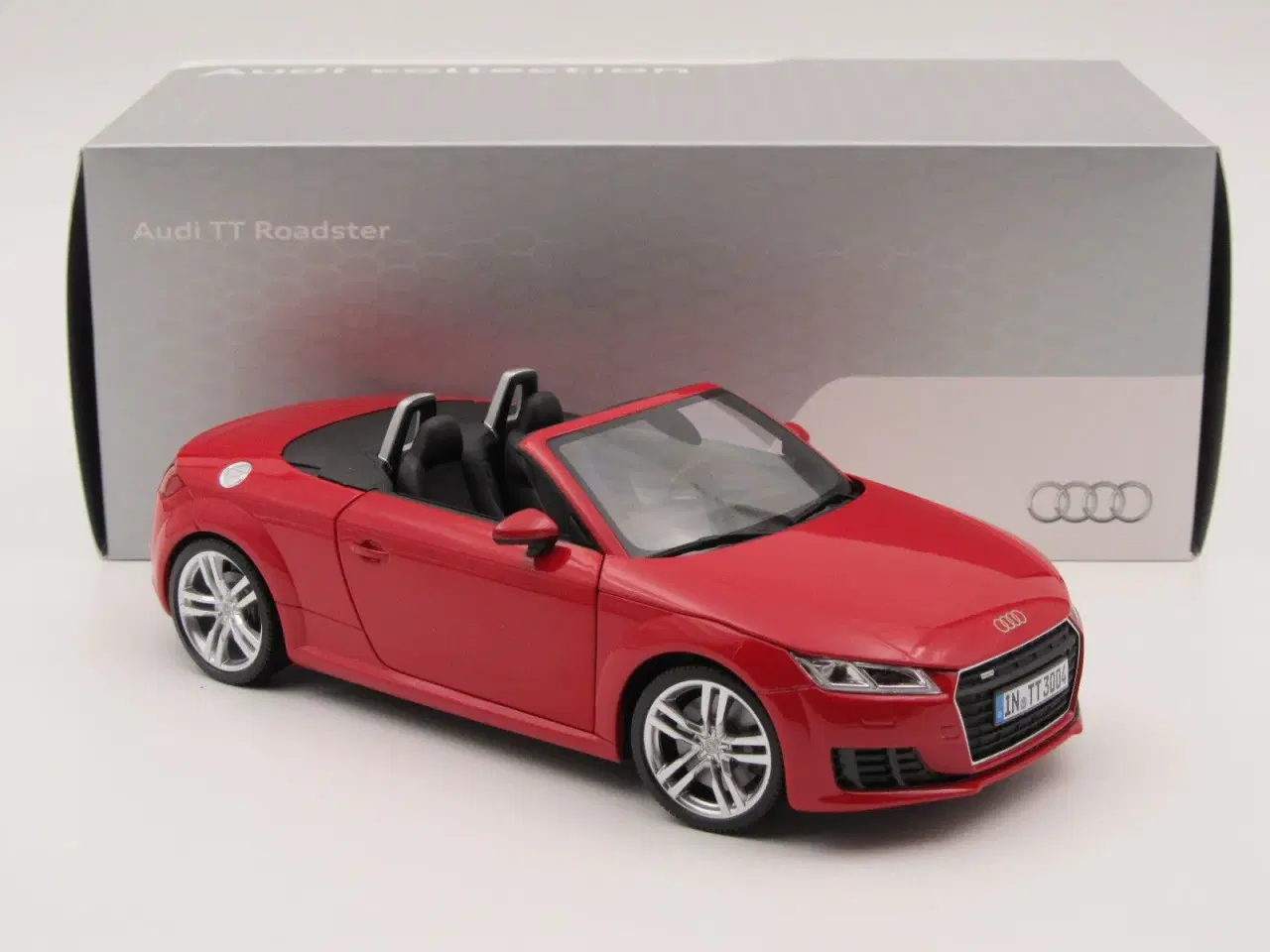 Billede 1 - 2014 Audi TT Roadster 1:18  - MINICHAMPS