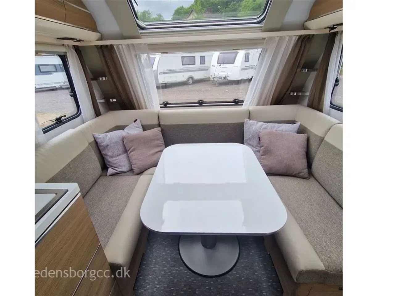 Billede 7 - 2018 - Adria Adora 522 UP   VELHOLDT VOGN MED CENTRAL VARME / MOVER / AUT. STØTTEBEN / AC.