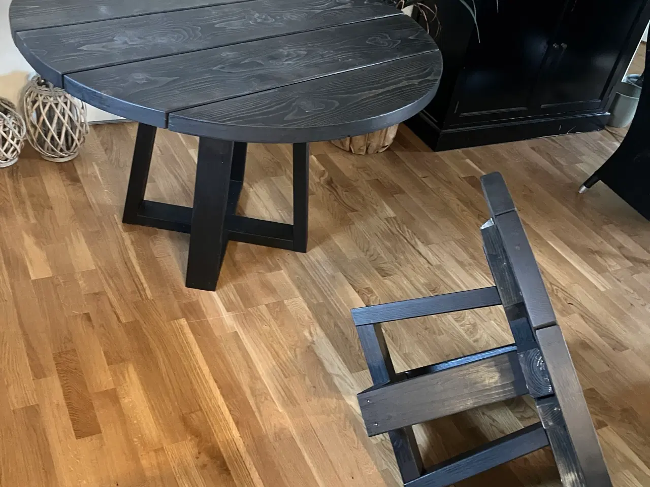 Billede 2 - Spisebord og sofabord i massiv fyrtræ