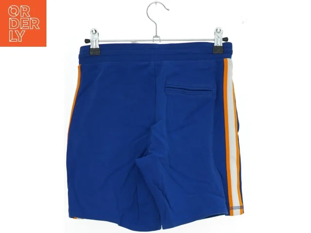 Billede 2 - Shorts med snøre og kontraststriber fra Arket (str. 134)