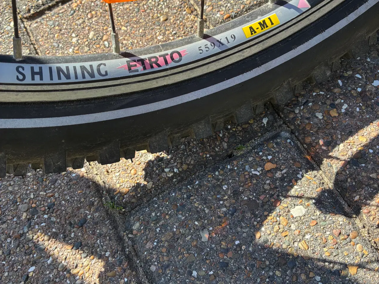 Billede 2 - Mountainbike med nye dæk