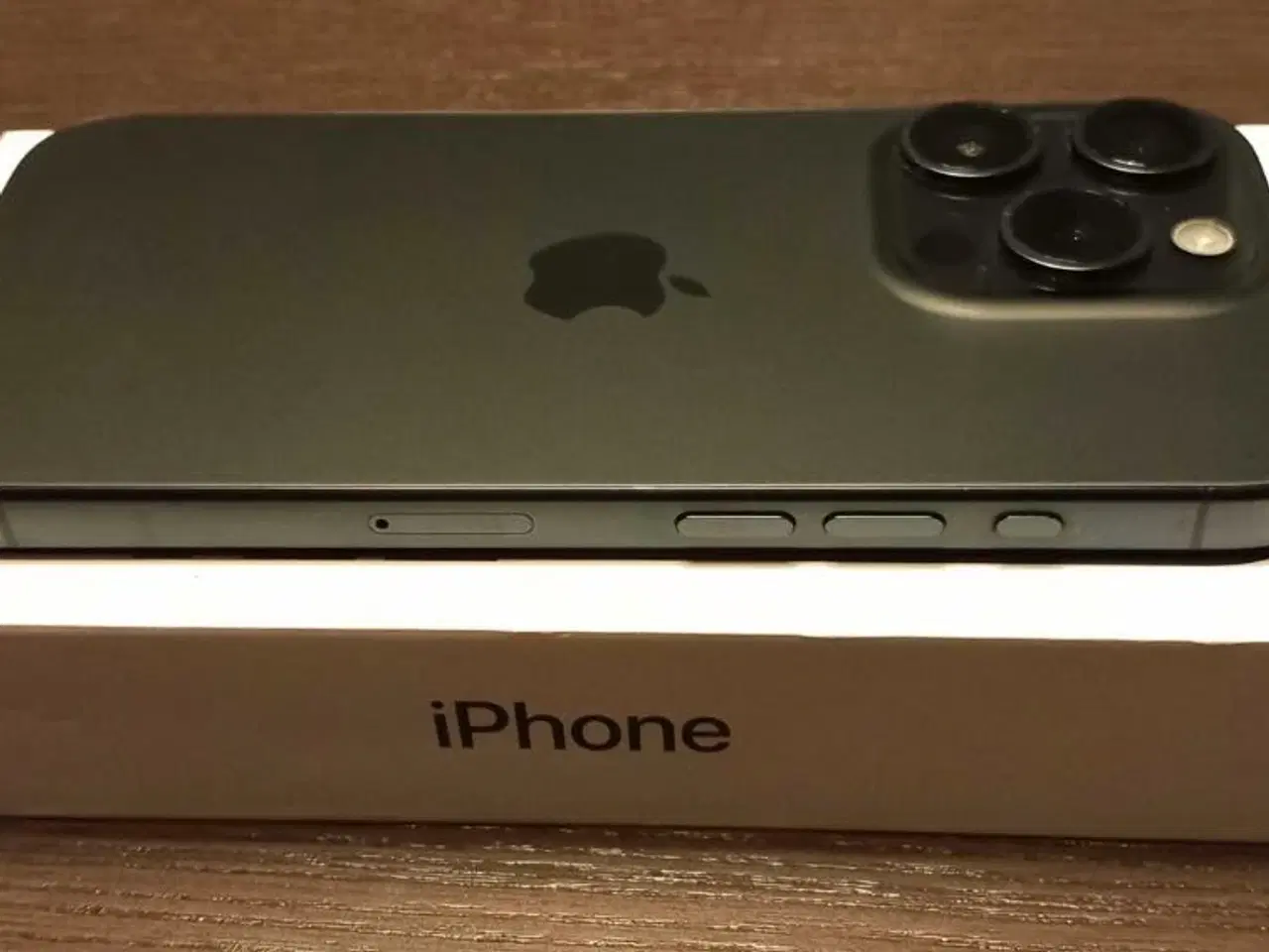Billede 5 - iPhone 15 Pro • 256 GB • Natural Titanium • Som ny